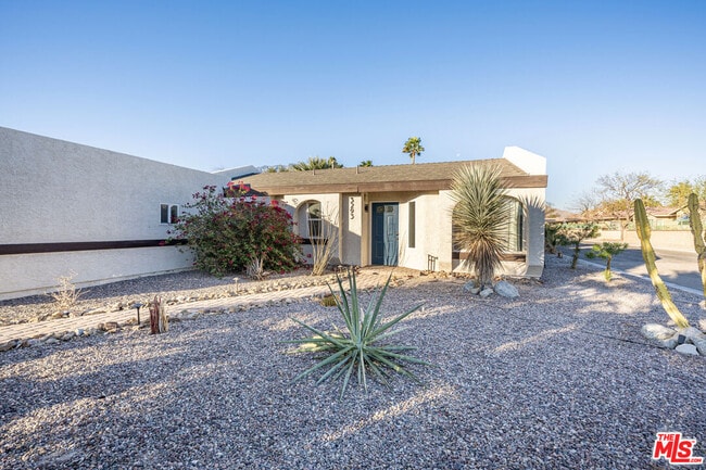 Building Photo - 3293 N Mica Dr