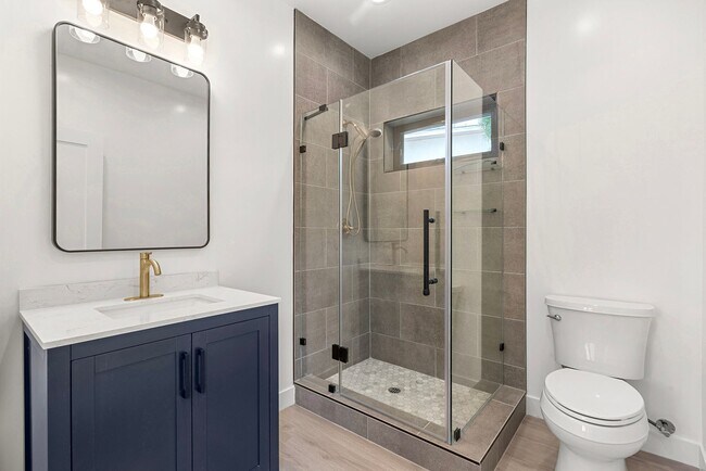 Building Photo - Stunning brand new construction, modern lu...