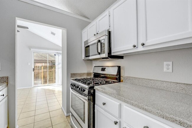 Building Photo - 12207 Alderbrook Dr