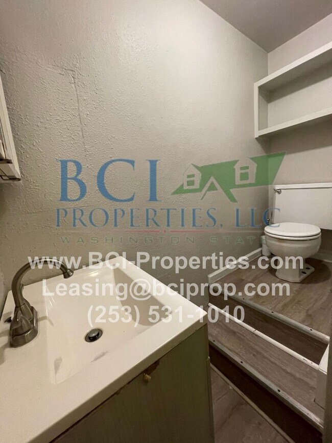 Building Photo - LAW-5503