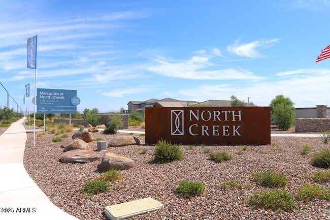 Building Photo - 976 W Finch Dr