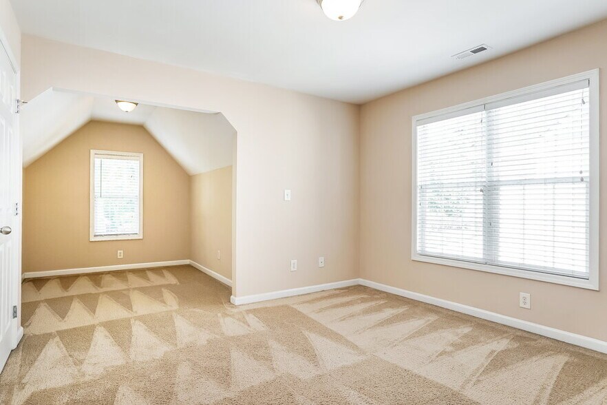 Building Photo - 8152 Rolling Glenn Dr