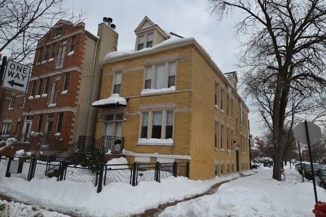 Building Photo - 2835 N Damen Ave