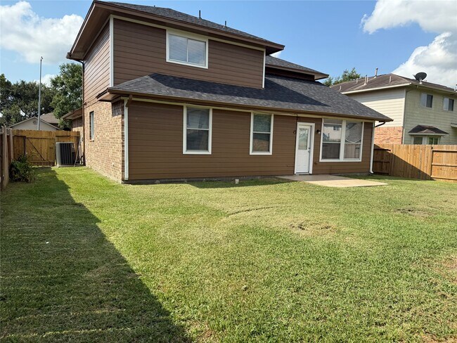 Building Photo - 909 Christopher Ln