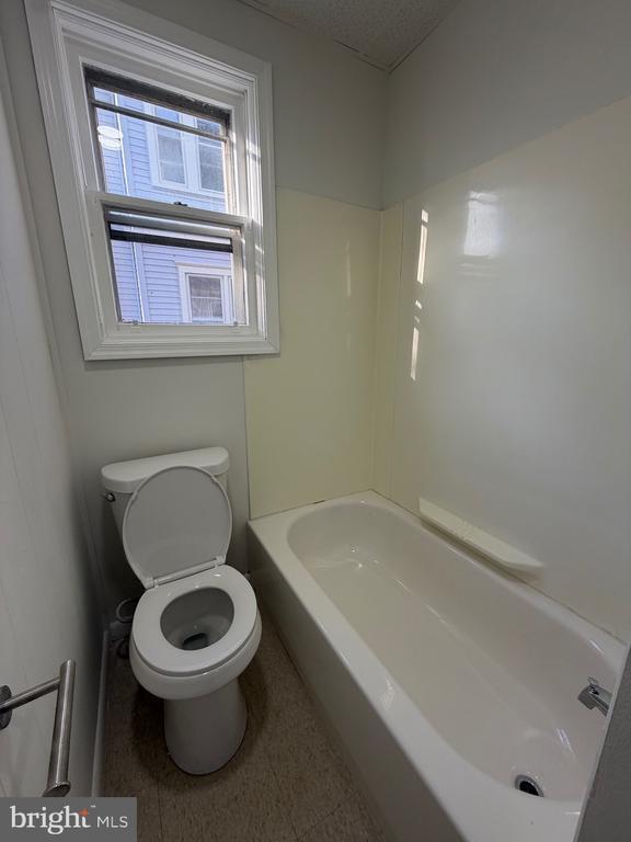 Building Photo - 517 Bentley Ave