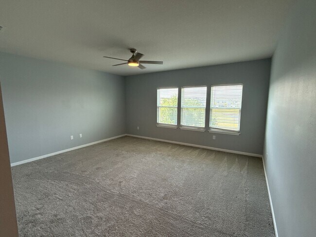 Building Photo - 12970 Brookside Moss Dr