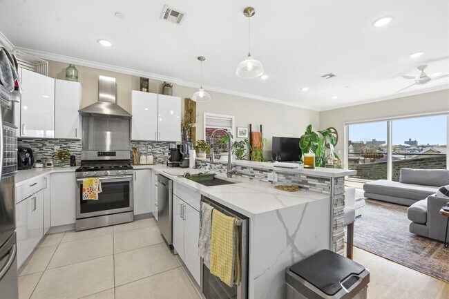 Building Photo - 936 Pavonia Ave