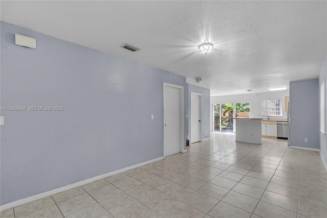 Building Photo - 2400 SW 87th Way