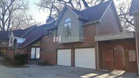 Building Photo - Stunning Updated Rockbrook Home