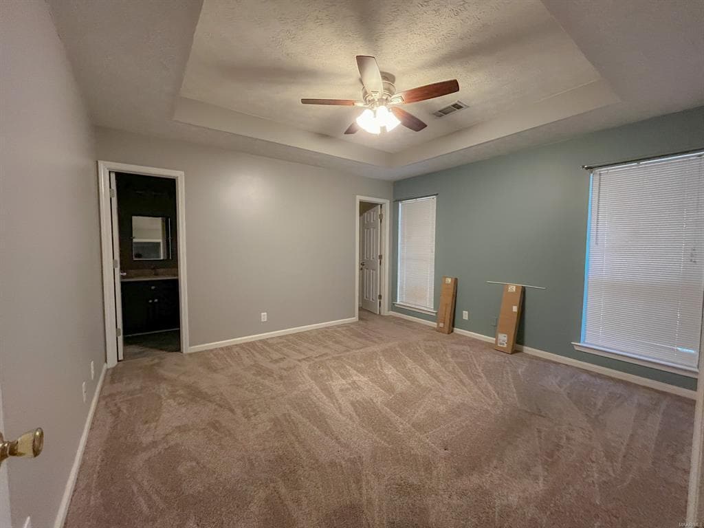 Building Photo - 121 Hickory Trail