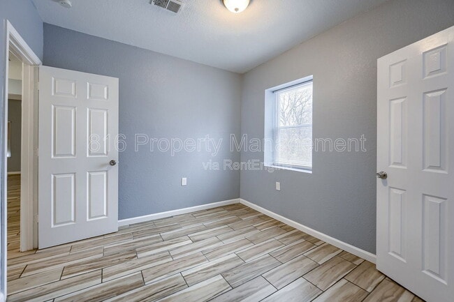 Building Photo - 6901 Jackson Ave