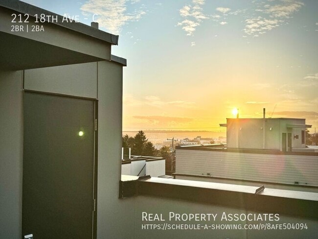 Building Photo - 212 18th Ave