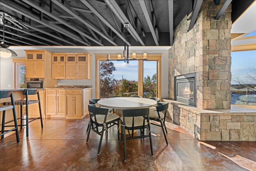 Building Photo - 1248 WI-35