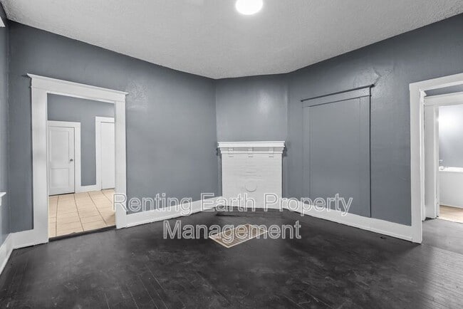 Building Photo - 963 3rd St W