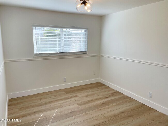 Building Photo - 382 Aristotle St