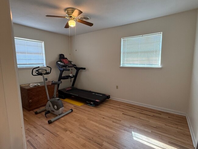 Building Photo - Wellston Property