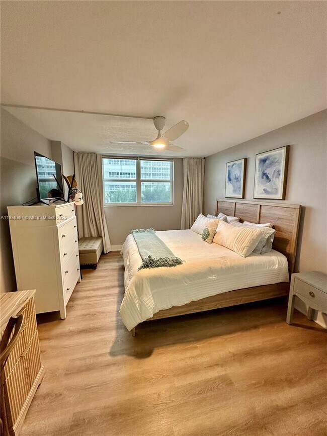 Building Photo - 3540 S Ocean Blvd