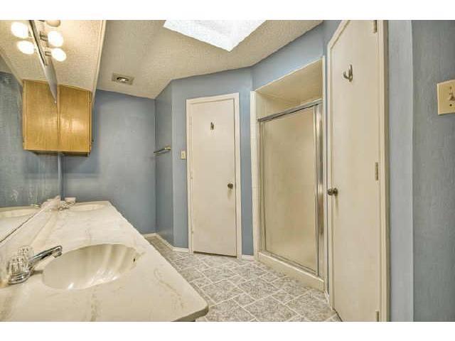 Building Photo - 2021 Chalfont Dr