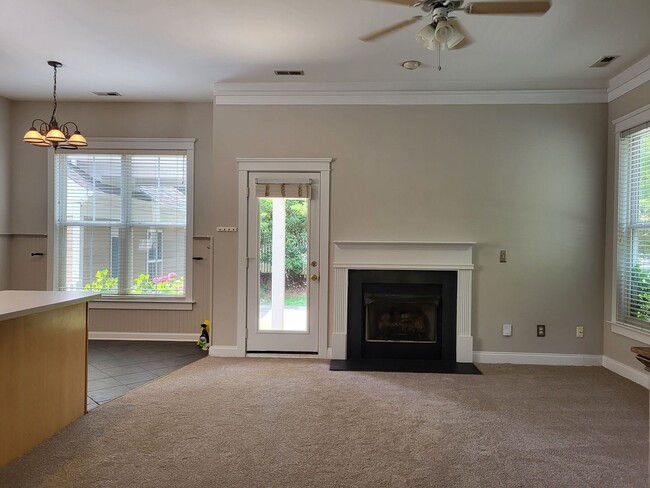 Building Photo - 3 bedroom home in Birkdale