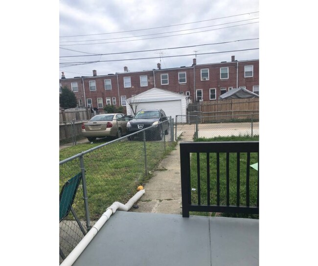 Building Photo - 3445 Juneway-1 Available $650 1