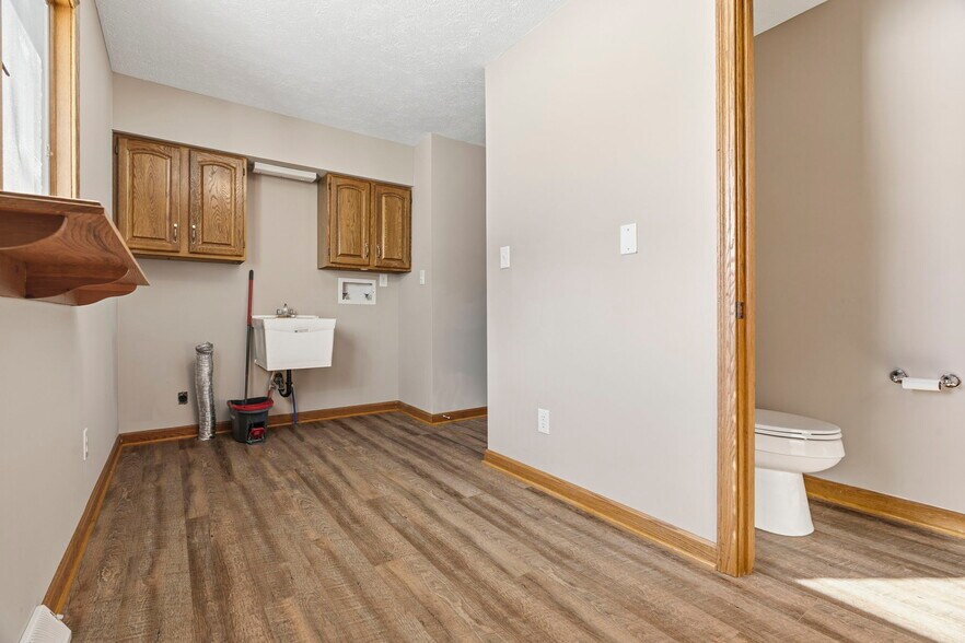 Building Photo - 1914 Raber Rd