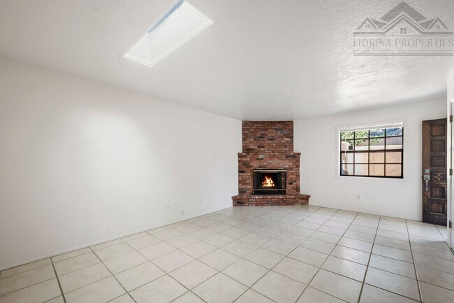 Building Photo - 516 Hillside Ave