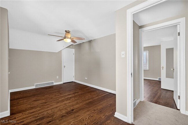Building Photo - 2520 Laurelhurst Rd
