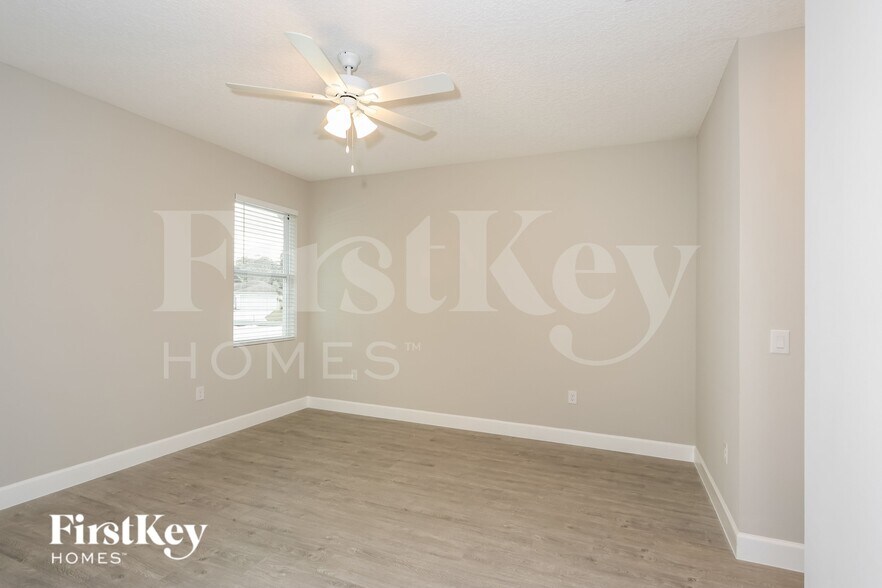 Building Photo - 486 Harrisburg St SW