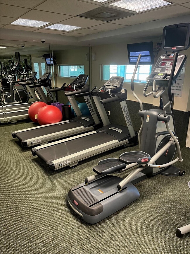 Building Photo - 133 N Pompano Beach Blvd