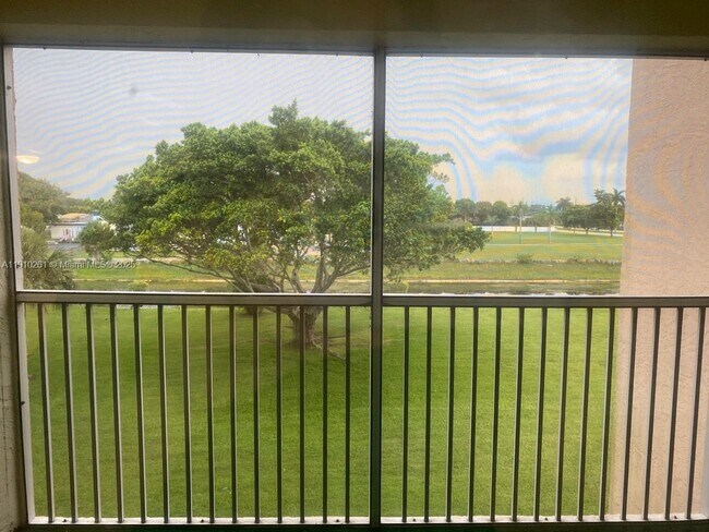 Building Photo - 6890 Royal Palm Blvd