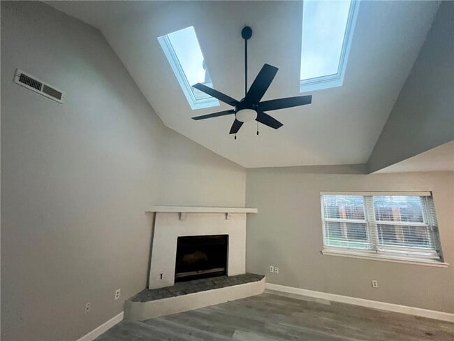 Building Photo - 1201 S 26th St