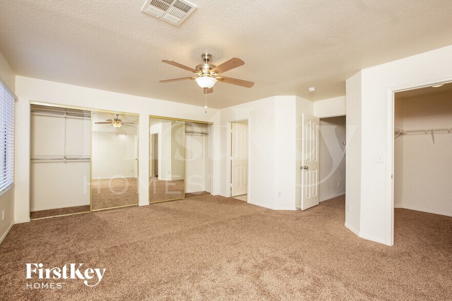 Building Photo - 9047 Sunpine Ct