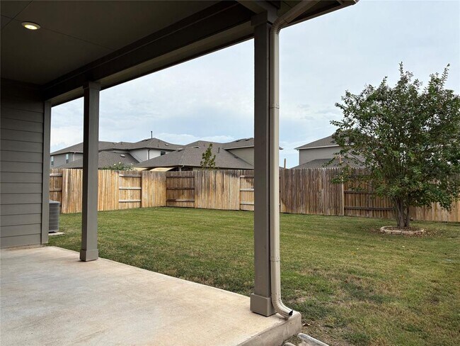 Building Photo - 505 Rainmaker Ln