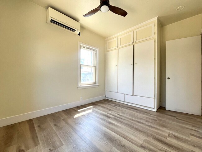 Building Photo - Just Listed! 1B/1B Newly Remodeled Unit