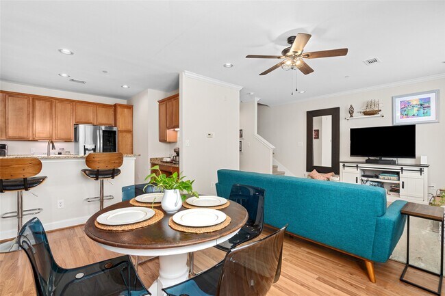 Building Photo - 3001 Murworth Dr