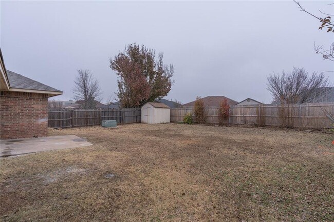 Building Photo - 8016 Breezewood Dr
