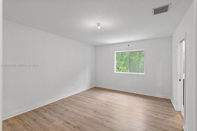Building Photo - 1385 NW 208th Terrace