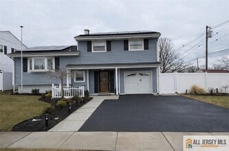 Building Photo - 41 Sunset Dr