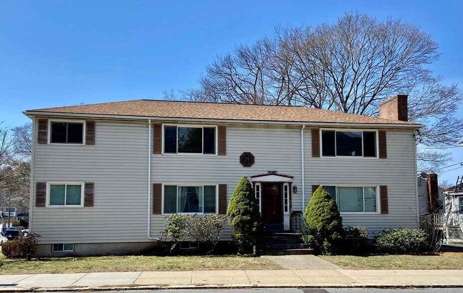 Building Photo - 640 Lagrange St