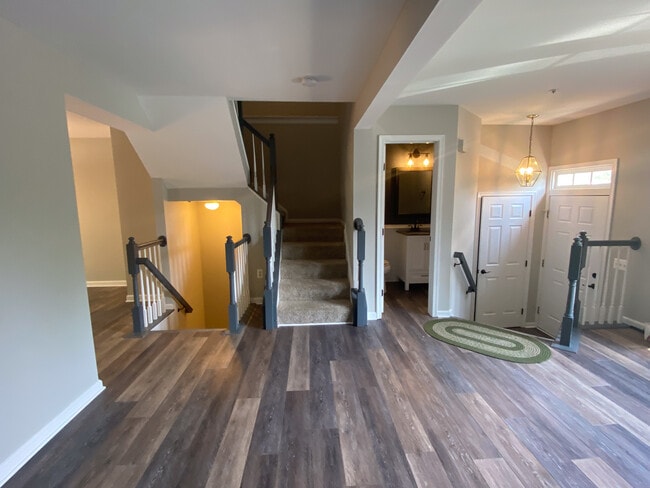 Building Photo - 754 Pine Drift Dr