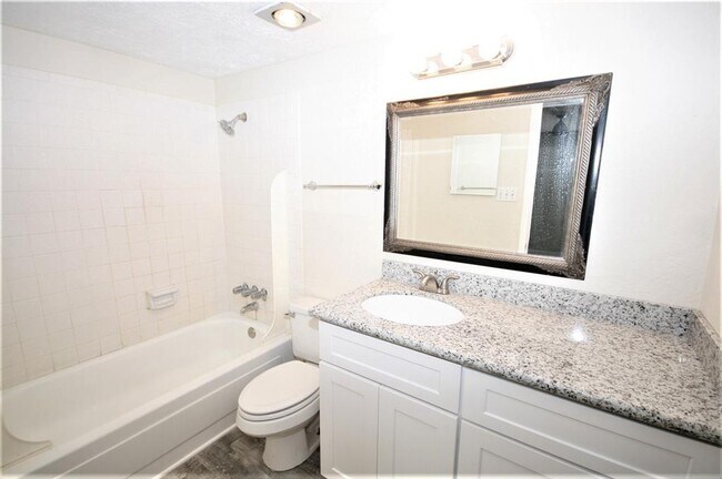 Building Photo - 850 Threadneedle St