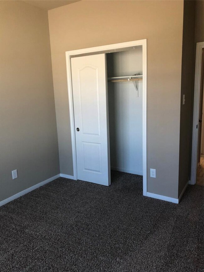 Building Photo - 1611 Curlew Ln