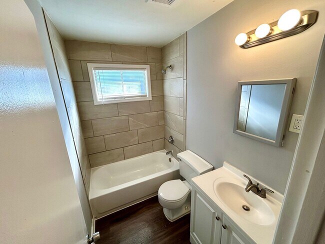 Building Photo - 2720 Merle St