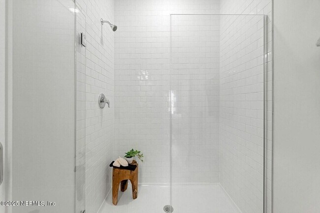 Building Photo - 3730 Dupont Ave