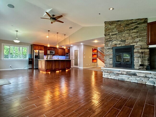 Building Photo - Rare Kent Gem, 3 BR | 3 BA | 2 DEN | 0.41 ...