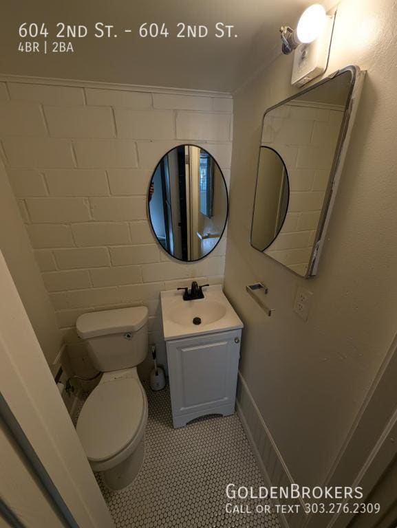 Building Photo - 604 2nd St