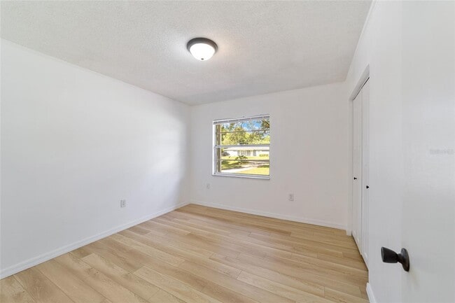 Building Photo - 3209 SE 33rd Ct