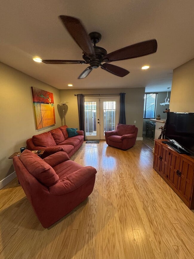 Building Photo - Old Town Scottsdale Condo For Rent - -- 1/2 First's Rent FREE!