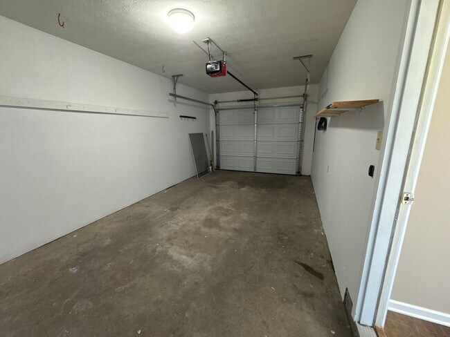 Building Photo - 3320-3322 River Oaks Blvd