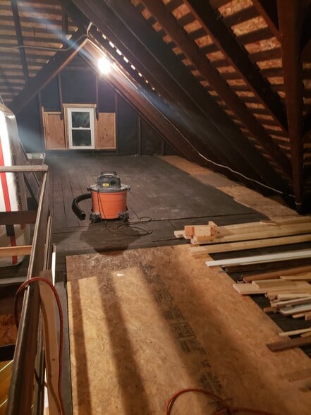 Building Photo - 250 Linden Ave
